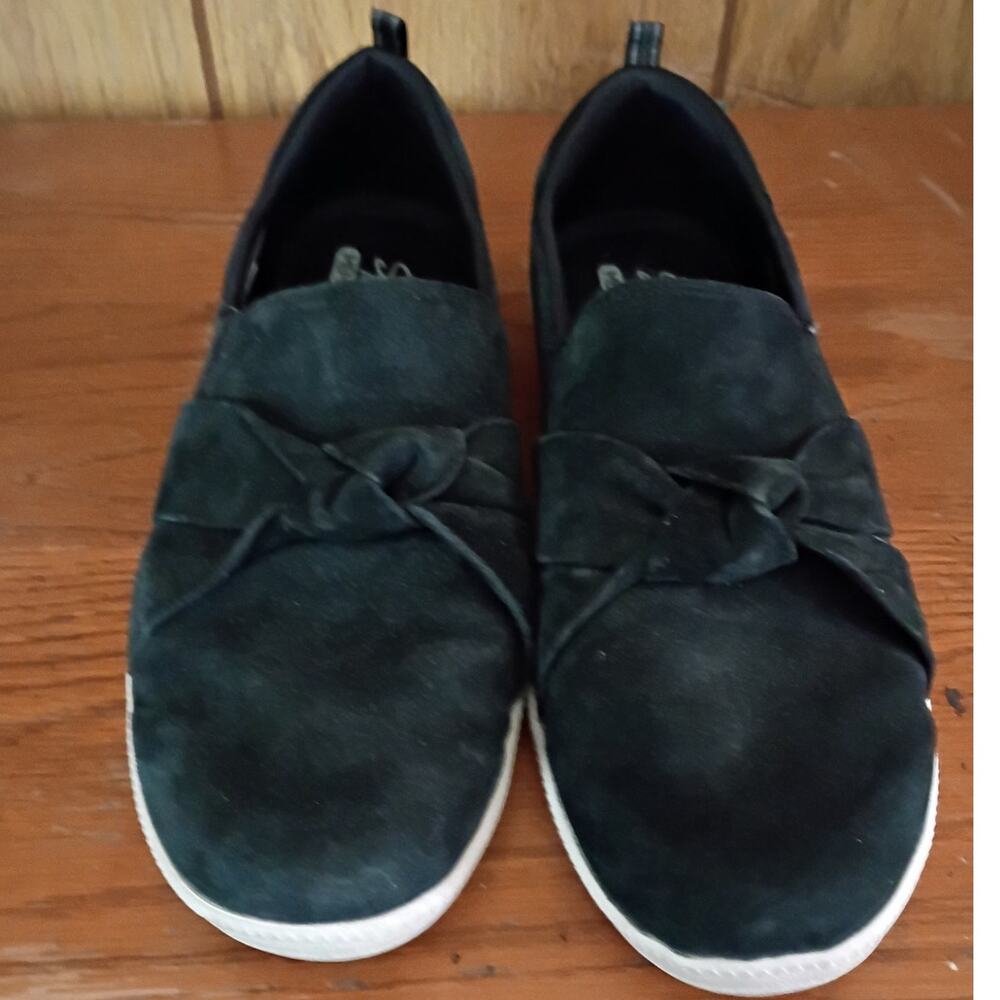Skechers Black Suede Bow Slip On Sneakers Air Cooled Memory Foam Womens 9.5